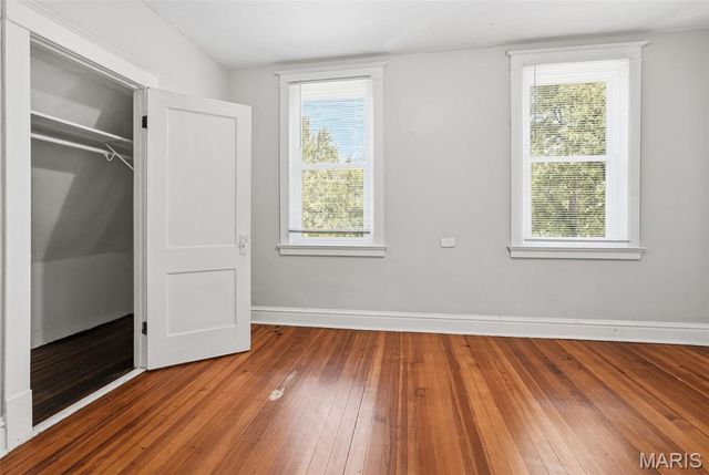 8941 Forest Avenue, St Louis, MO 63114