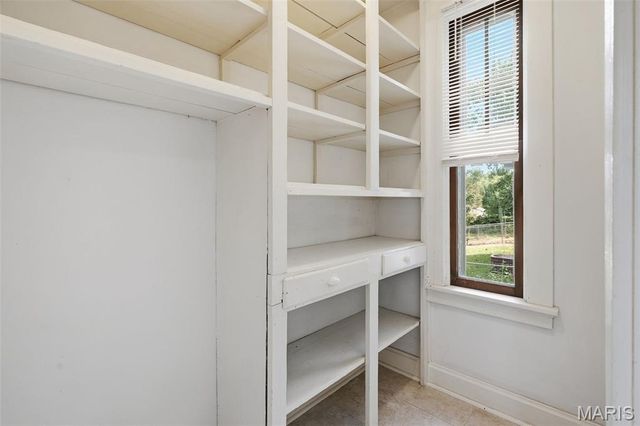 8941 Forest Avenue, St Louis, MO 63114