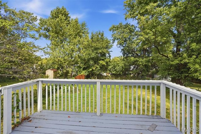 8941 Forest Avenue, St Louis, MO 63114