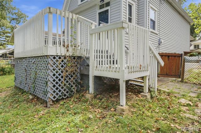8941 Forest Avenue, St Louis, MO 63114