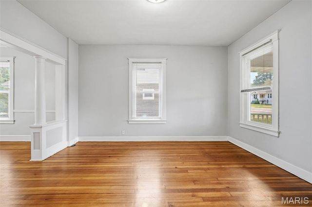 8941 Forest Avenue, St Louis, MO 63114