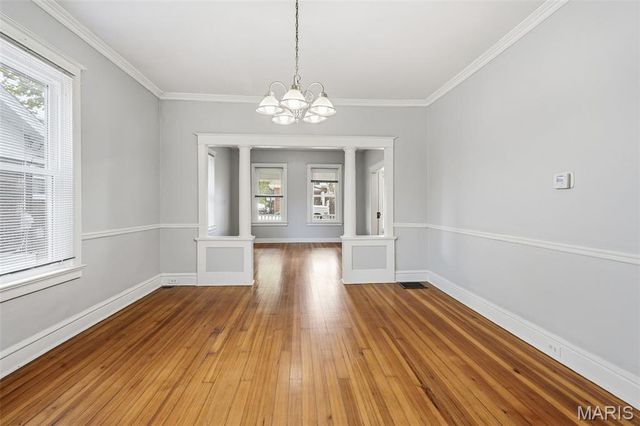 8941 Forest Avenue, St Louis, MO 63114