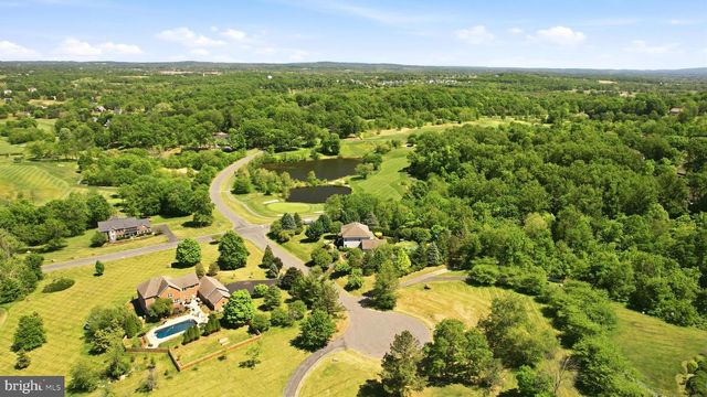 35191 DORNOCH CT, Round Hill, VA 20141