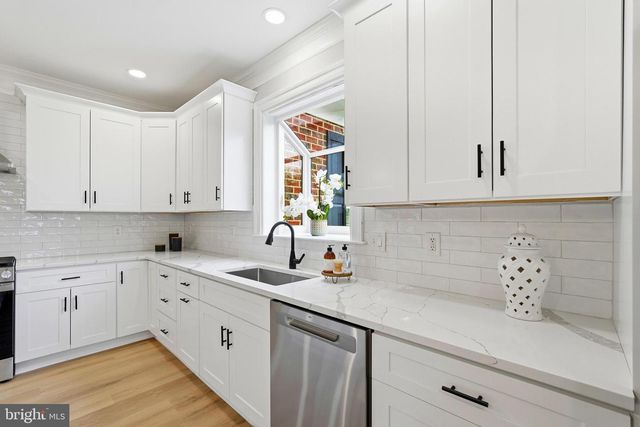 35191 DORNOCH CT, Round Hill, VA 20141