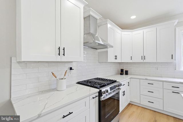 35191 DORNOCH CT, Round Hill, VA 20141