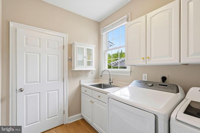35191 DORNOCH CT, Round Hill, VA 20141