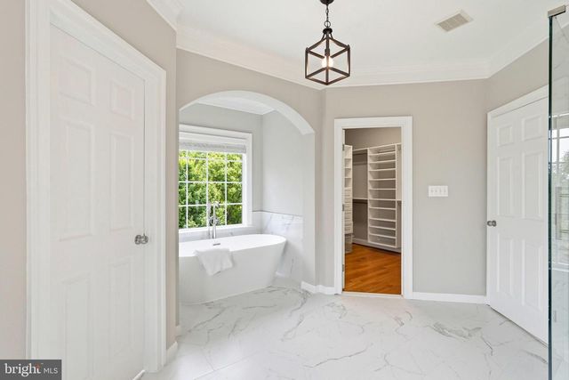 35191 DORNOCH CT, Round Hill, VA 20141