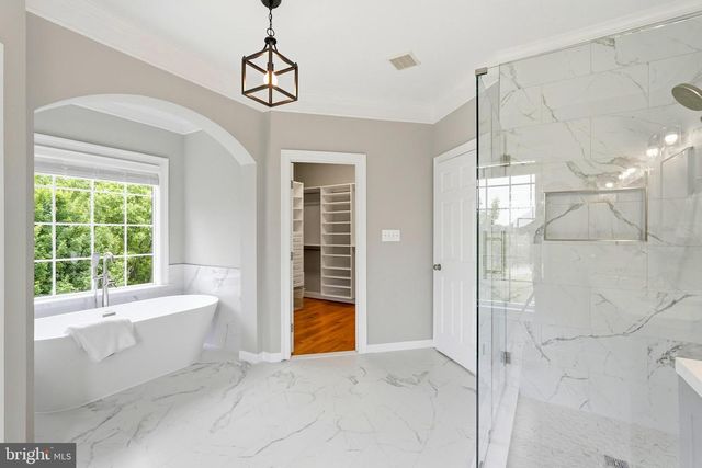 35191 DORNOCH CT, Round Hill, VA 20141