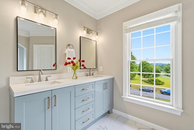 35191 DORNOCH CT, Round Hill, VA 20141