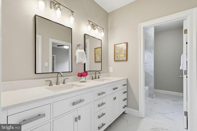 35191 DORNOCH CT, Round Hill, VA 20141