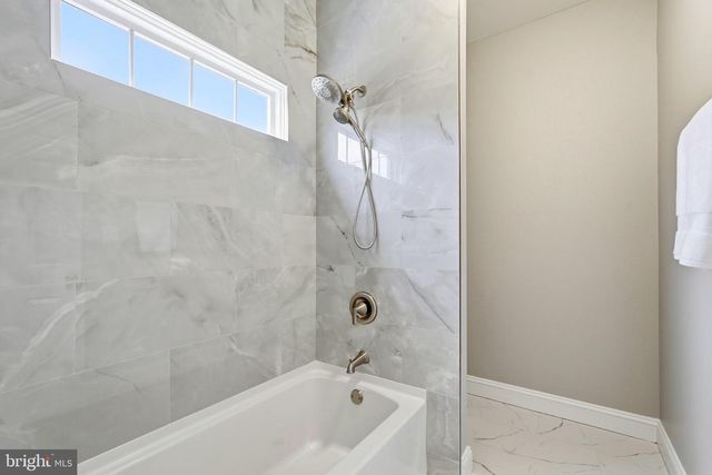 35191 DORNOCH CT, Round Hill, VA 20141