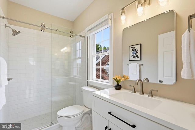 35191 DORNOCH CT, Round Hill, VA 20141