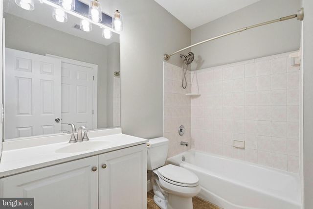 35191 DORNOCH CT, Round Hill, VA 20141