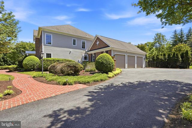 35191 DORNOCH CT, Round Hill, VA 20141