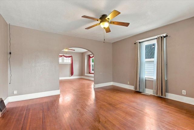 16 IVY Drive, Council Bluffs, IA 51503