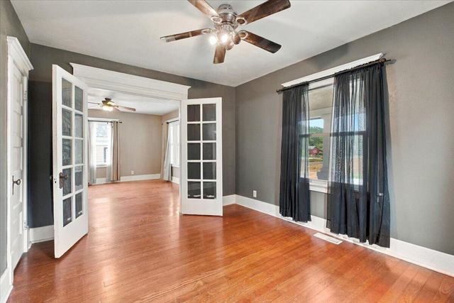 16 IVY Drive, Council Bluffs, IA 51503