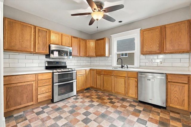 16 IVY Drive, Council Bluffs, IA 51503