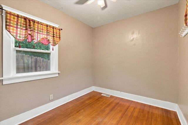 16 IVY Drive, Council Bluffs, IA 51503