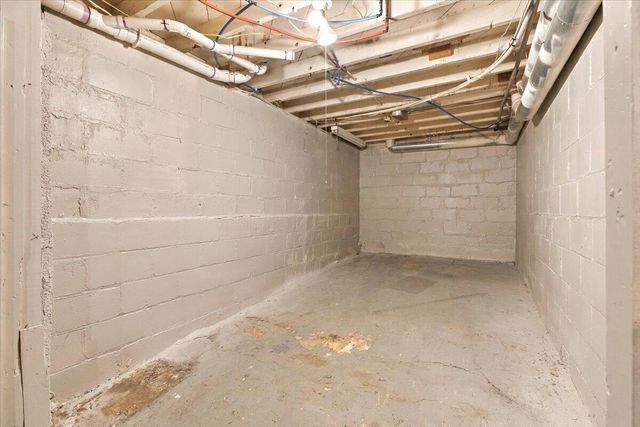 16 IVY Drive, Council Bluffs, IA 51503