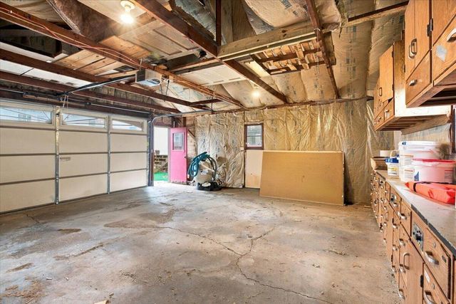 16 IVY Drive, Council Bluffs, IA 51503