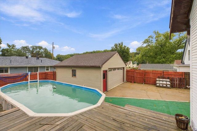 16 IVY Drive, Council Bluffs, IA 51503