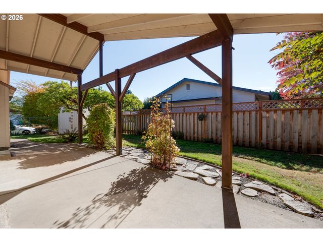 1574 Se BUSH St, Hillsboro, OR 97123