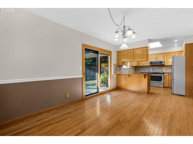 1574 Se BUSH St, Hillsboro, OR 97123
