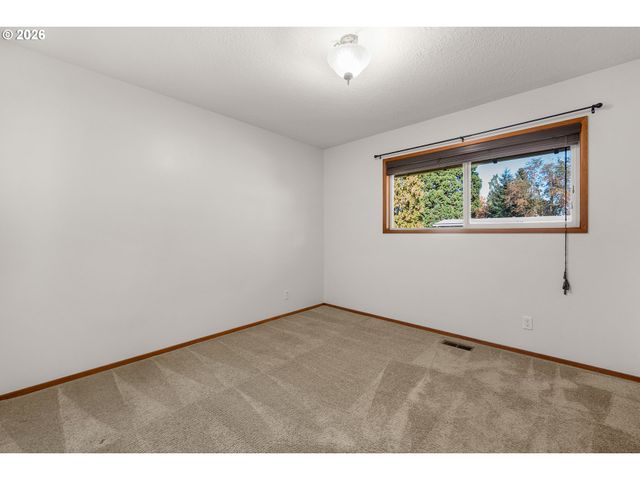 1574 Se BUSH St, Hillsboro, OR 97123