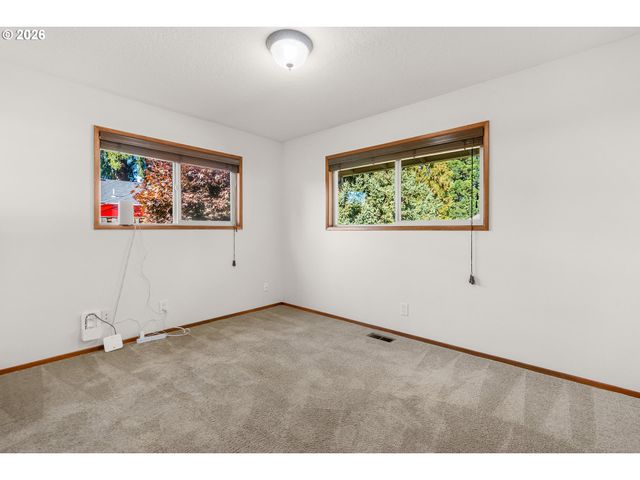 1574 Se BUSH St, Hillsboro, OR 97123