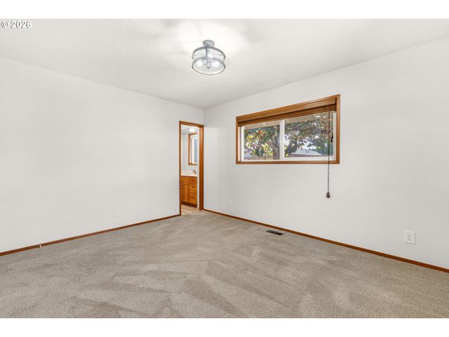 1574 Se BUSH St, Hillsboro, OR 97123