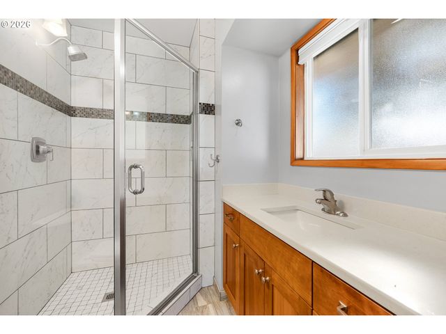 1574 Se BUSH St, Hillsboro, OR 97123