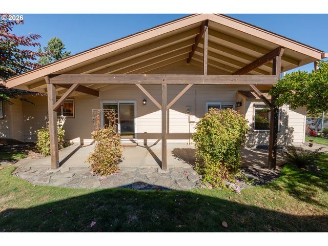 1574 Se BUSH St, Hillsboro, OR 97123