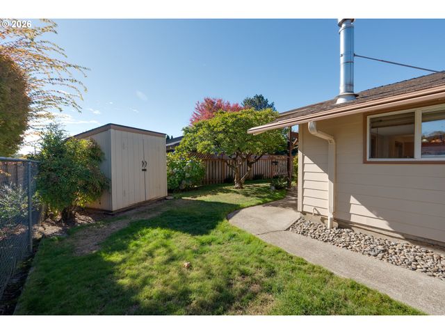 1574 Se BUSH St, Hillsboro, OR 97123
