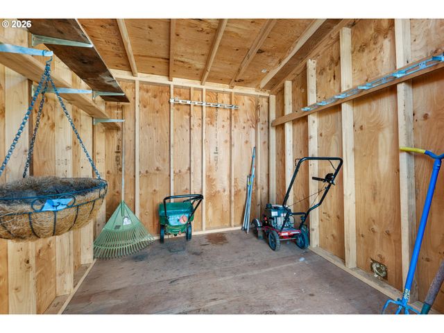 1574 Se BUSH St, Hillsboro, OR 97123