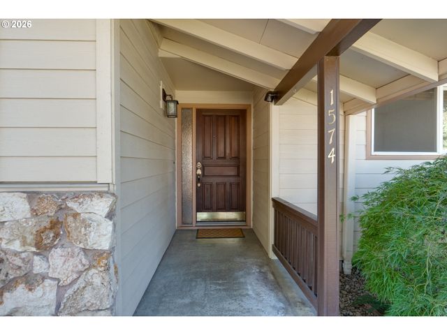 1574 Se BUSH St, Hillsboro, OR 97123