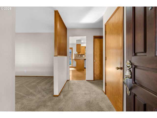 1574 Se BUSH St, Hillsboro, OR 97123