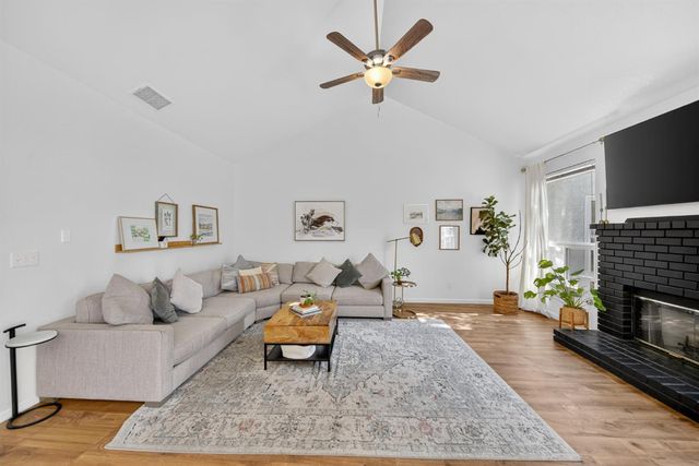 1922 Los Altos Avenue, Clovis, CA 93611