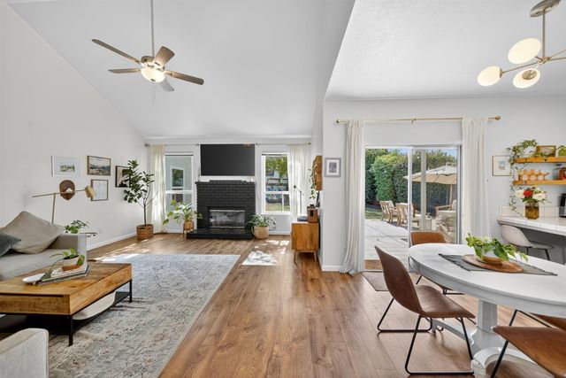 1922 Los Altos Avenue, Clovis, CA 93611