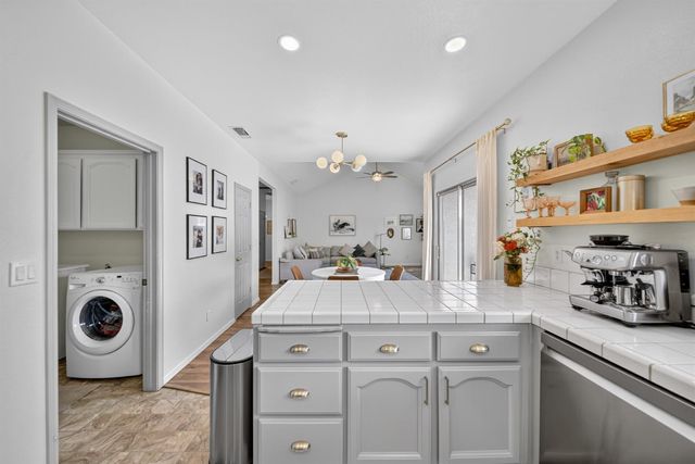 1922 Los Altos Avenue, Clovis, CA 93611