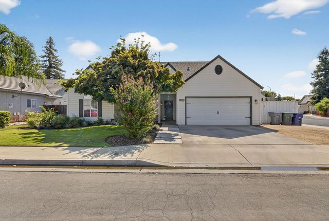 1922 Los Altos Avenue, Clovis, CA 93611