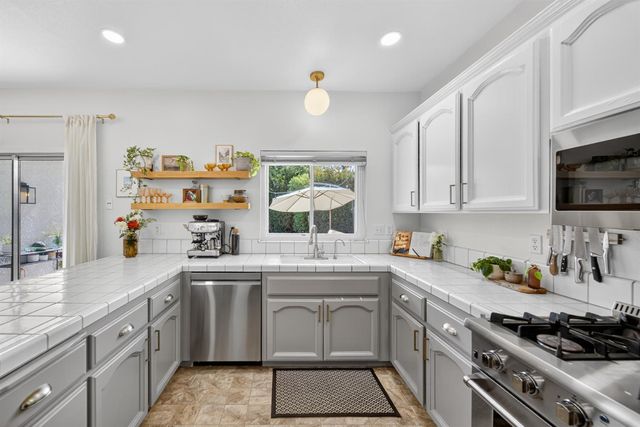 1922 Los Altos Avenue, Clovis, CA 93611