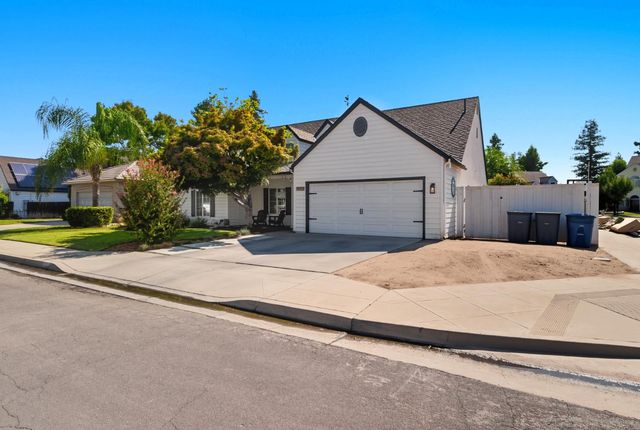 1922 Los Altos Avenue, Clovis, CA 93611