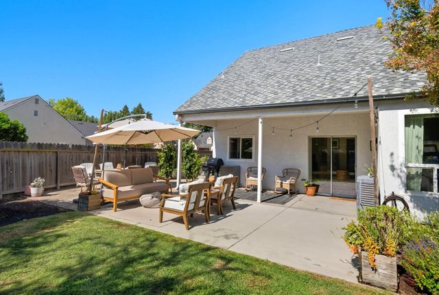 1922 Los Altos Avenue, Clovis, CA 93611