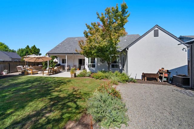 1922 Los Altos Avenue, Clovis, CA 93611