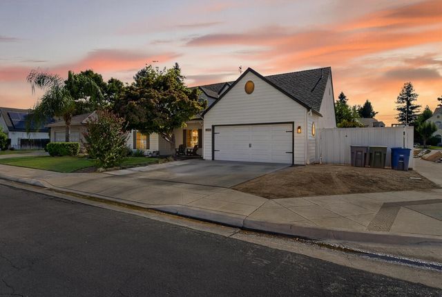 1922 Los Altos Avenue, Clovis, CA 93611