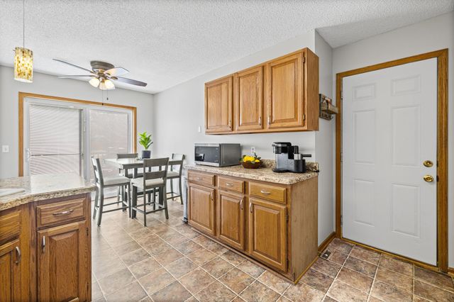 6775 Gretchen Lane N, Oakdale, MN 55128