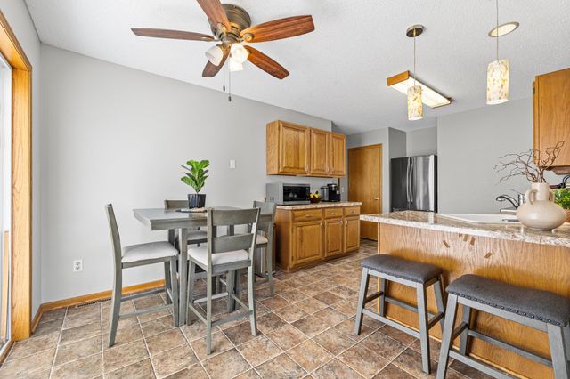 6775 Gretchen Lane N, Oakdale, MN 55128