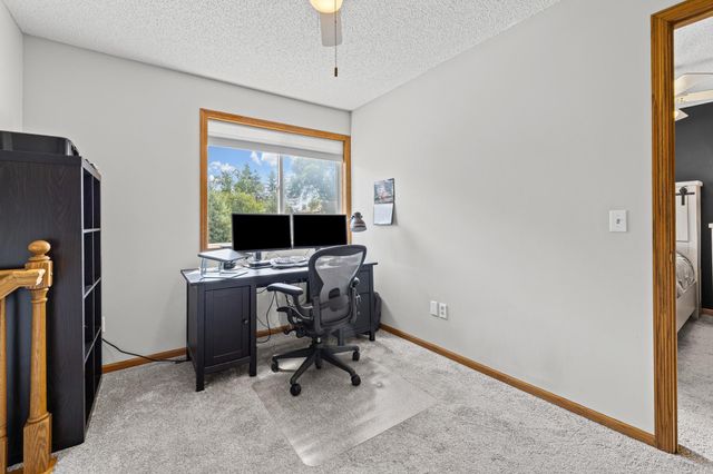 6775 Gretchen Lane N, Oakdale, MN 55128