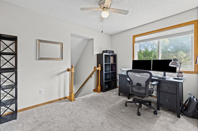 6775 Gretchen Lane N, Oakdale, MN 55128