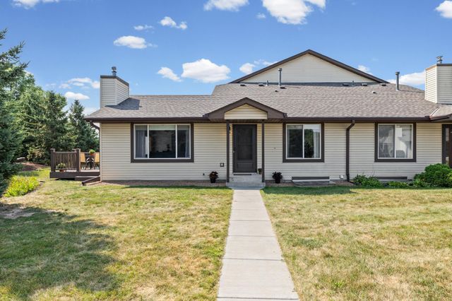 6775 Gretchen Lane N, Oakdale, MN 55128